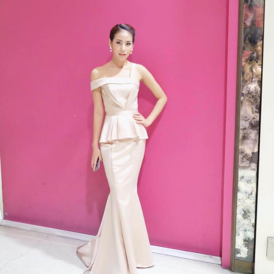 ดาราใน"ชุดสีครีม"สวยหวานชอบใคร