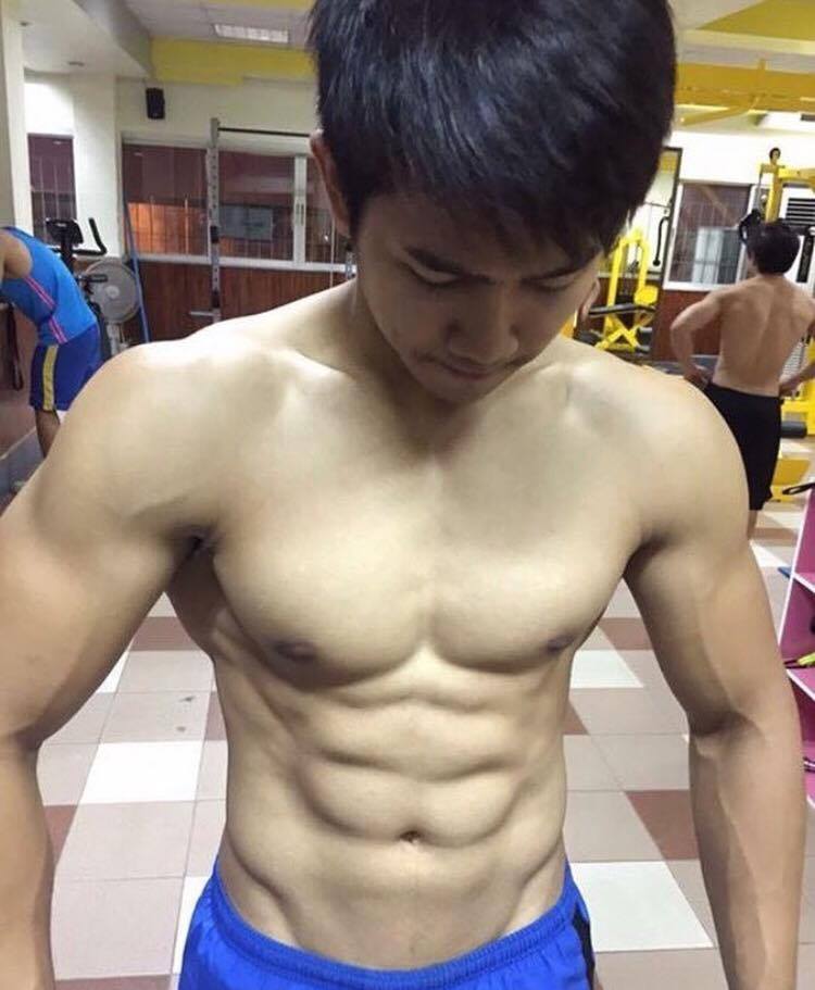 หนุ่มหมีน่ากอด ๐๐๒