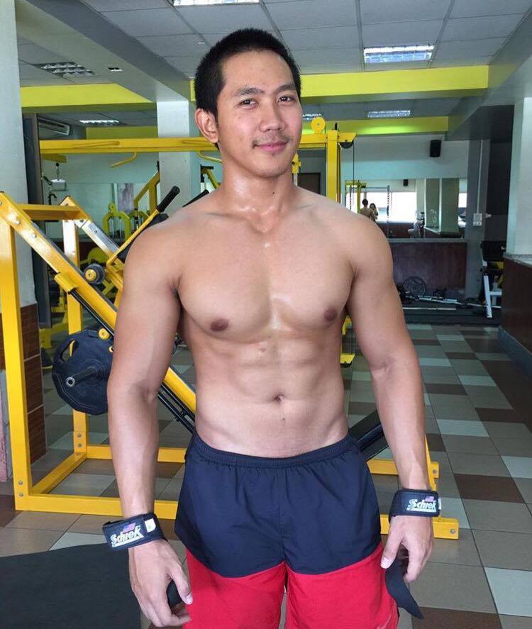 หนุ่มหมีน่ากอด ๐๐๒