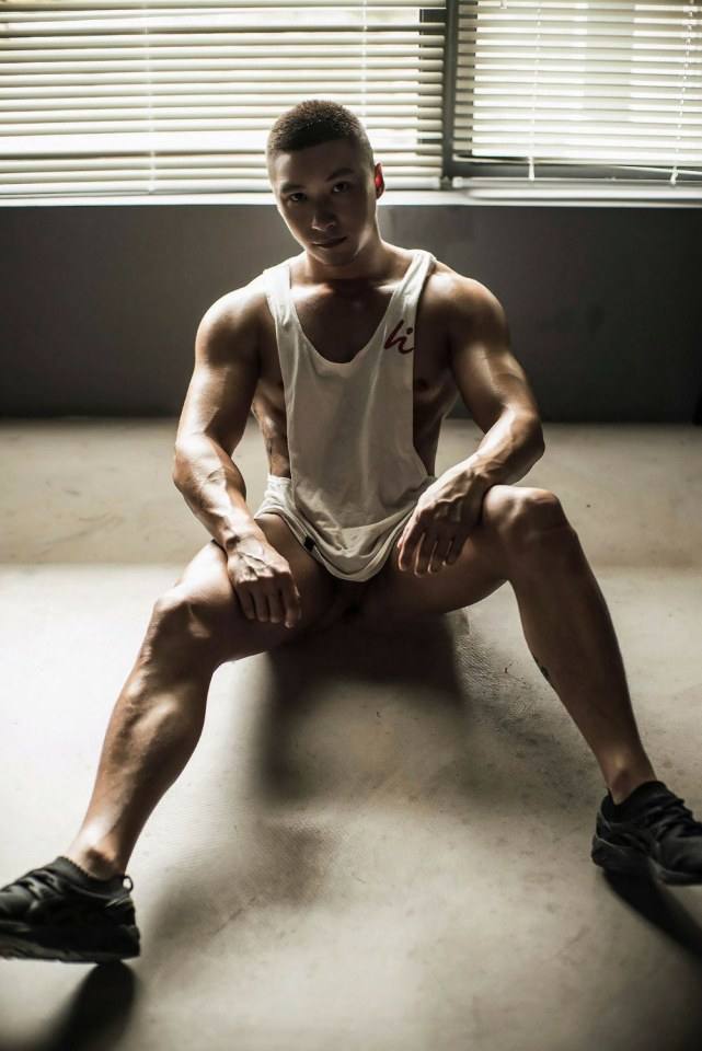 hot male 238 (18+)