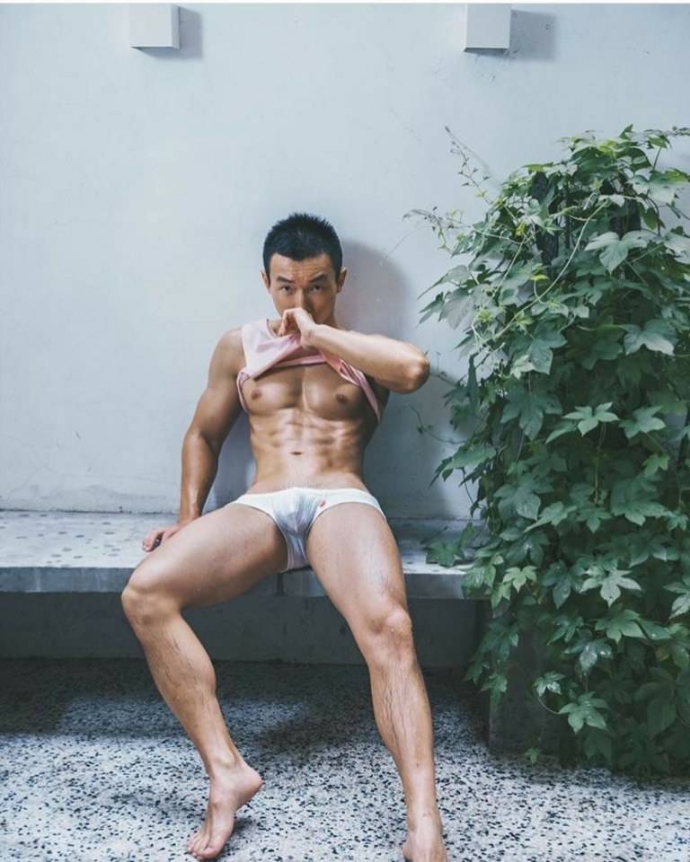 hot male 238 (18+)