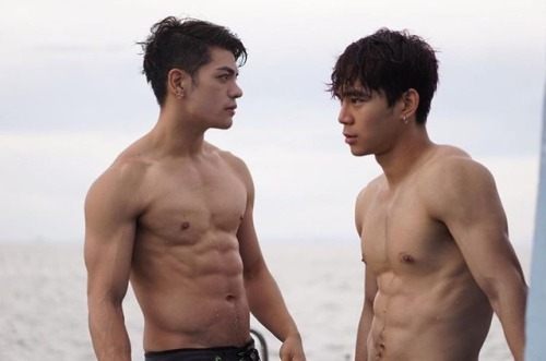 ถอดโชว์เรือนร่าง 1775