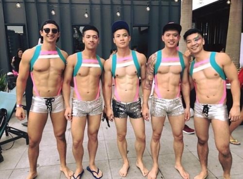 ถอดโชว์เรือนร่าง 1775