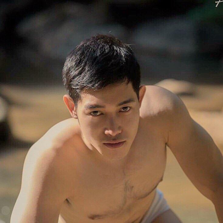 ขาวล่ำกล้ามขน