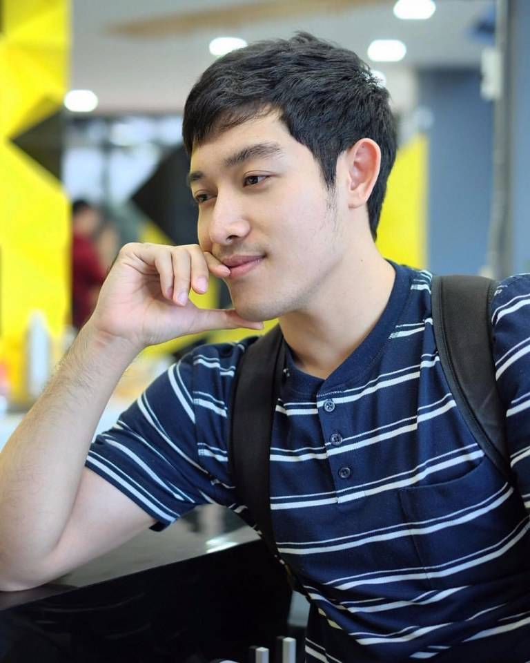ขาวล่ำกล้ามขน