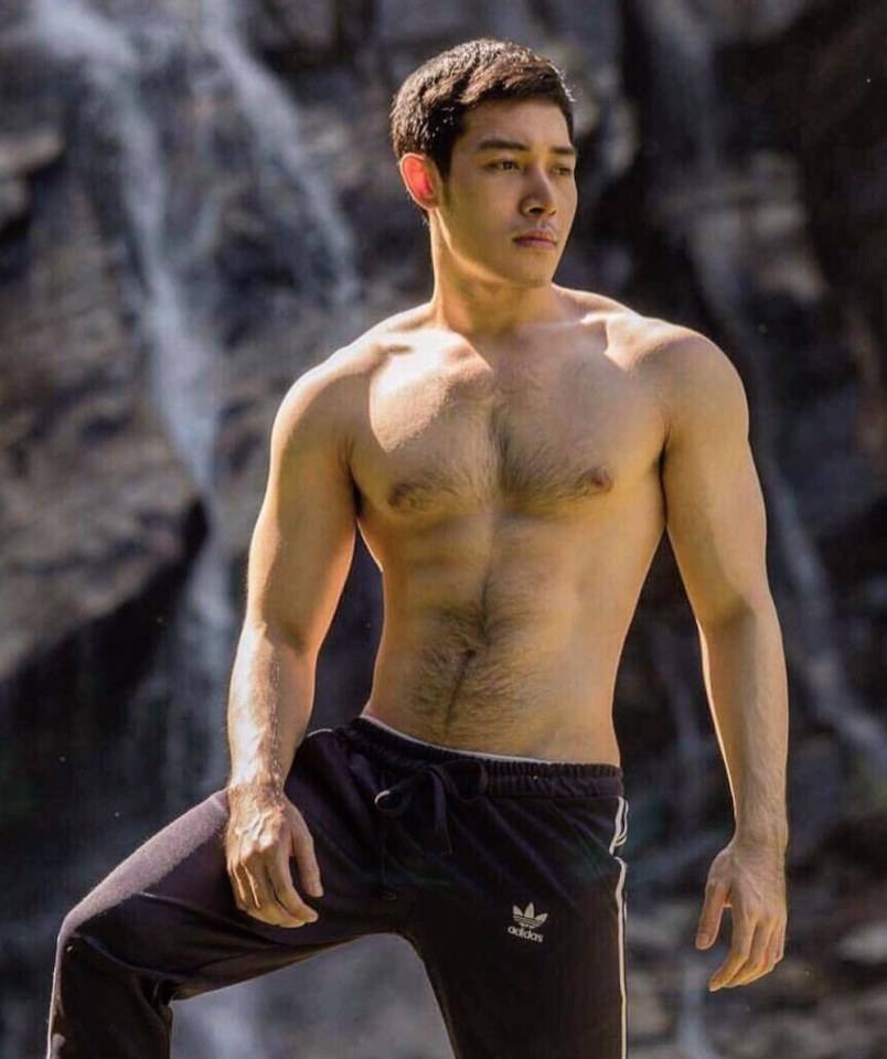 ขาวล่ำกล้ามขน