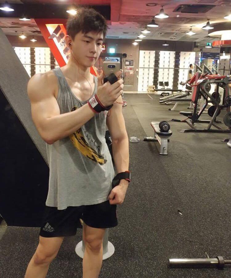 น้องเกาหุ่นน่าซบ ๔