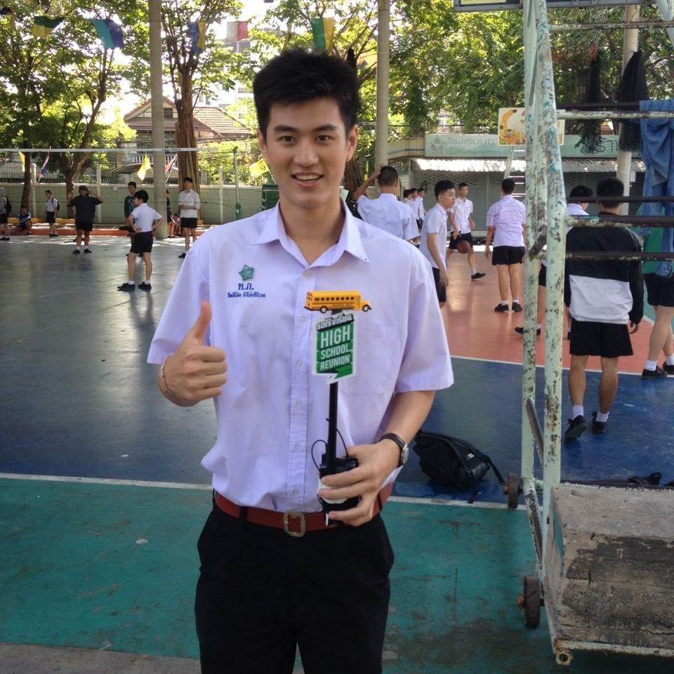 ผู้ชายกำแท่ง 2,122