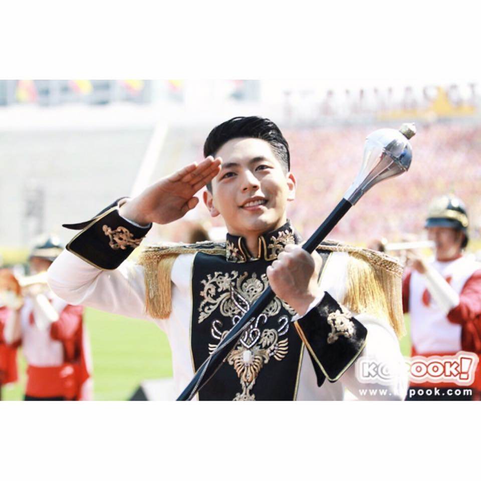ผู้ชายกำแท่ง 2,122