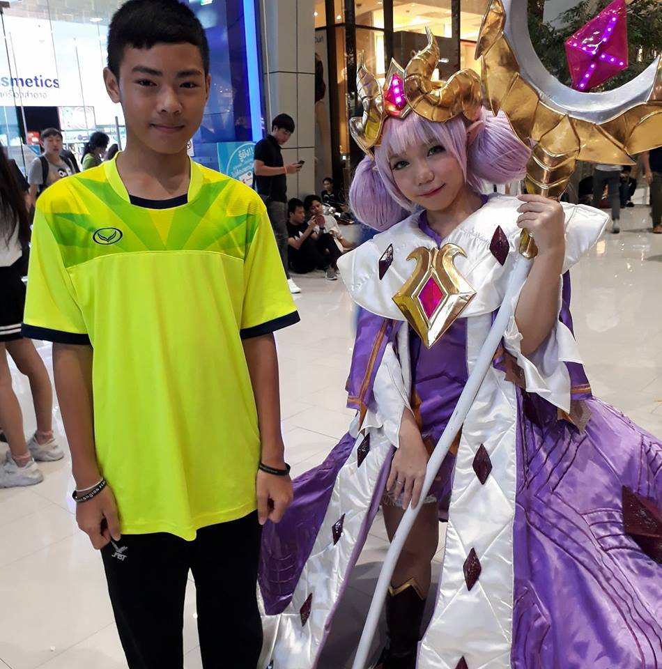 รวมรูปบรรดาคอส ROV ที่งาน Battle of Central World สวยหล่อน่ากดไลก์