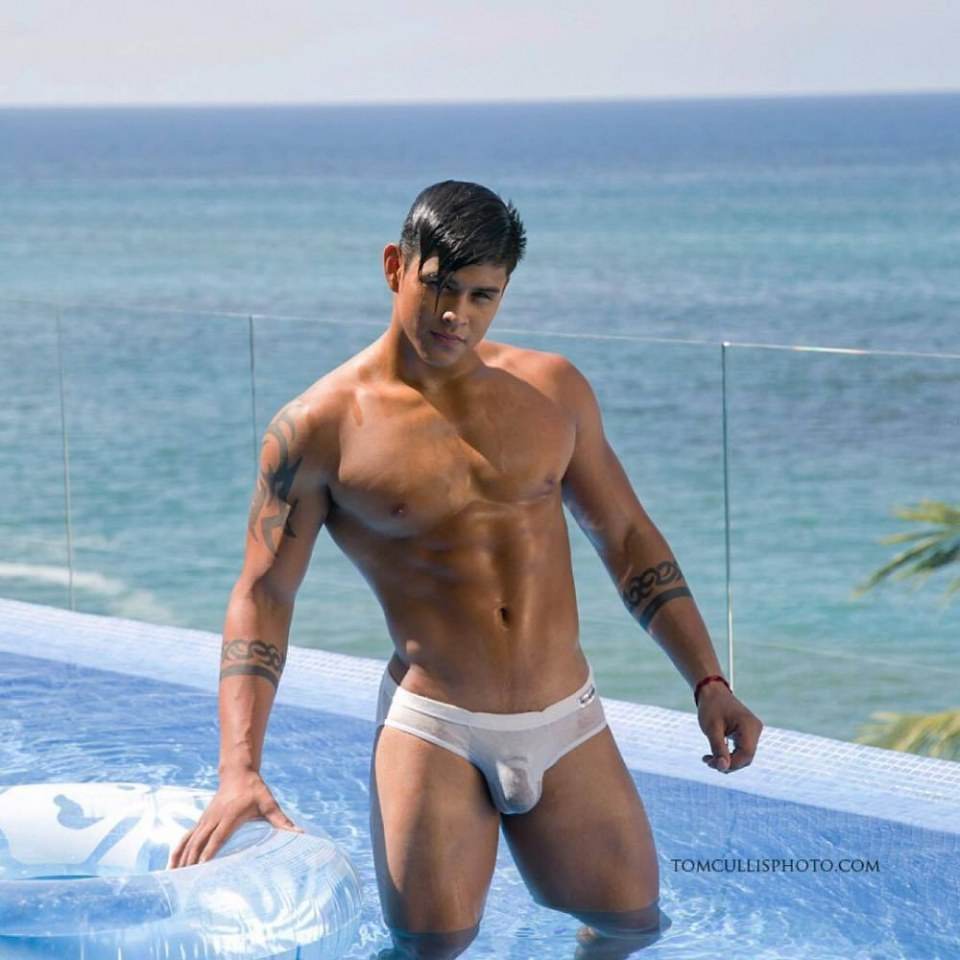 Hot guy in underwear 286