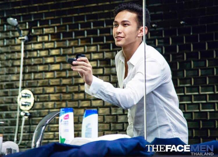 ฟิลลิปส์ ทินโรจน์ ผู้ชนะ The Face Man Thailand คนแรก