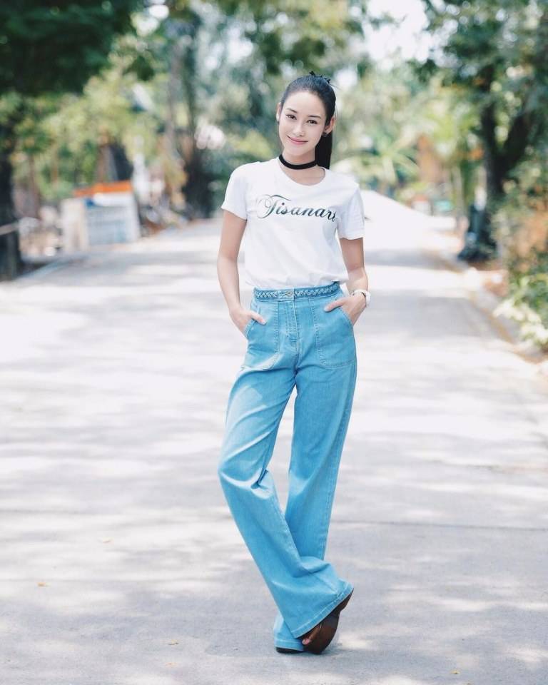 มาดูแฟชั่นดาราในลุค"เสื้อยืดกางเกงส์ยีนส์"
