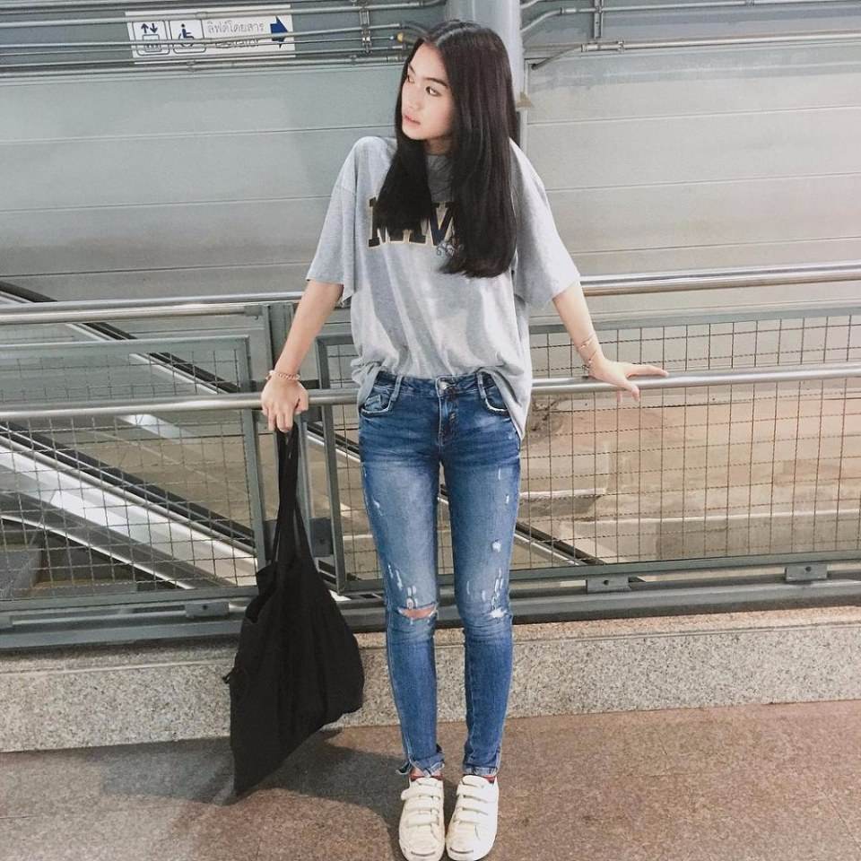 มาดูแฟชั่นดาราในลุค"เสื้อยืดกางเกงส์ยีนส์"