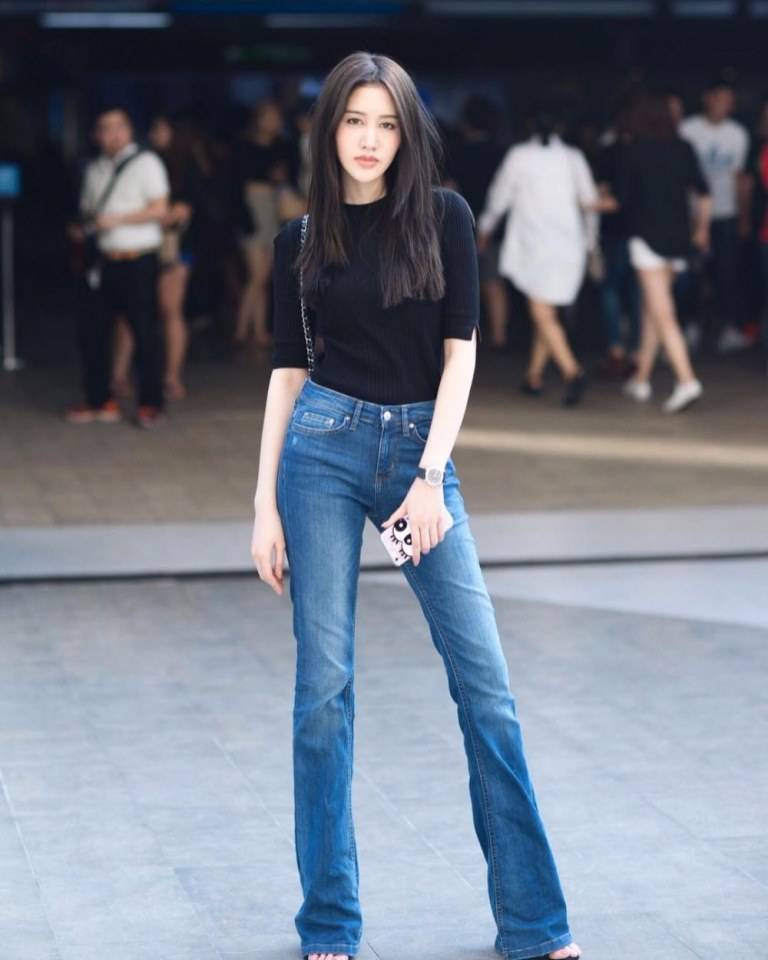 มาดูแฟชั่นดาราในลุค"เสื้อยืดกางเกงส์ยีนส์"