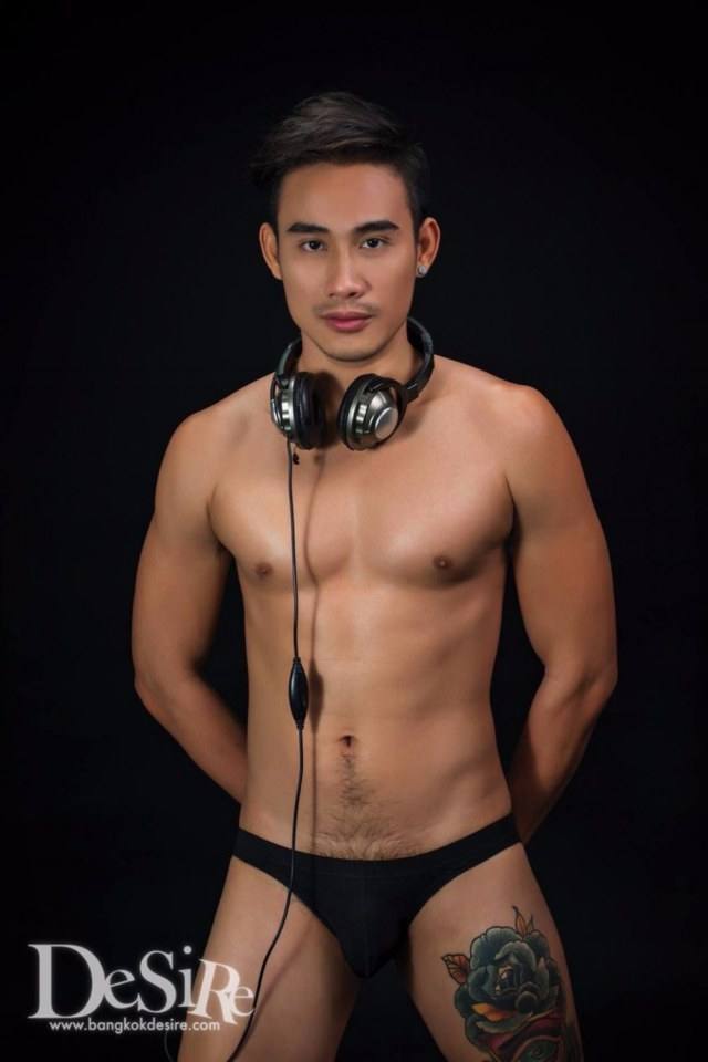 ถ่างขารอ