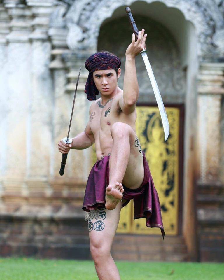 ถ่างขารอ
