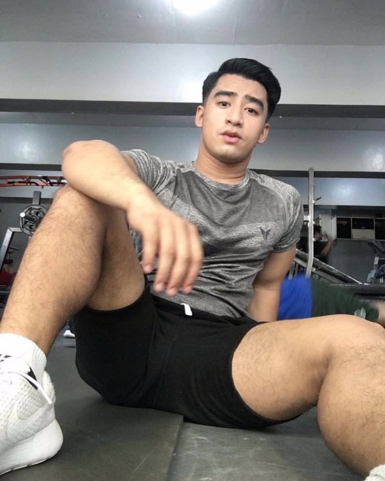 ถ่างขารอ