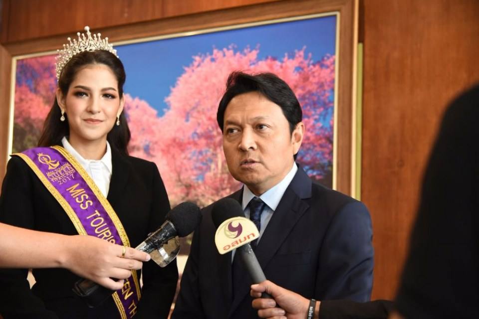 Miss Tourism Queen Thailand 2017 เข้าพบ คุณธเนศวร์ เพชรสุวรรณ รองผู้ว่าการฯ ททท. เพื่อขอคำแนะในในการประชาสัมพันธ์การท่องเที่ยวก่อนไปประกวดที่จีน ในช่วงเดือนพฤศจิกายน 2560 นี้