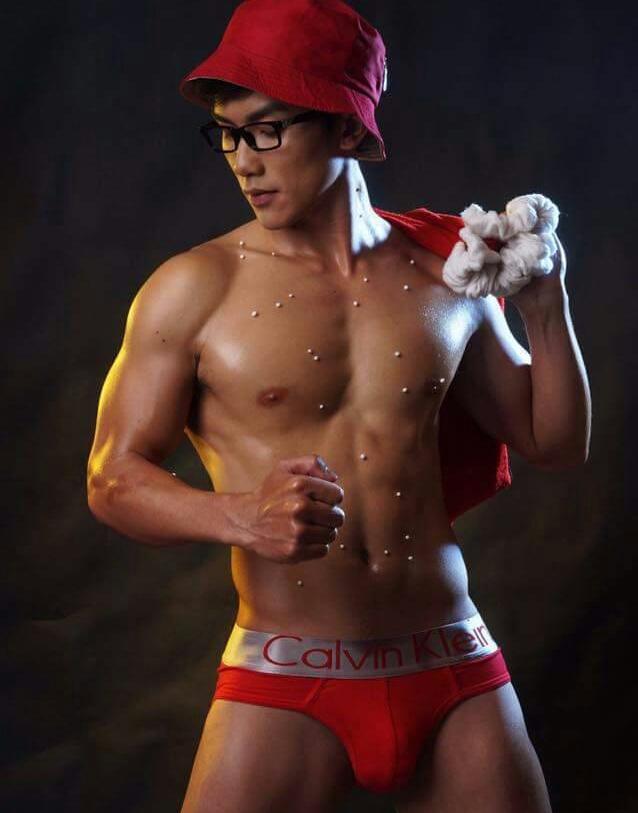hot male 241 (18+)