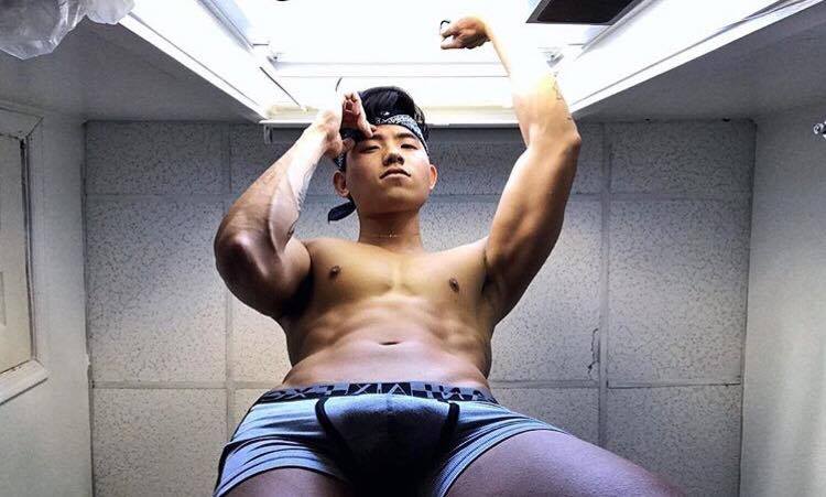 หนุ่มตี๋หล่อบ้านๆ แสบทรวง 010