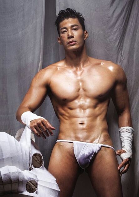 hot male 244 (18+)