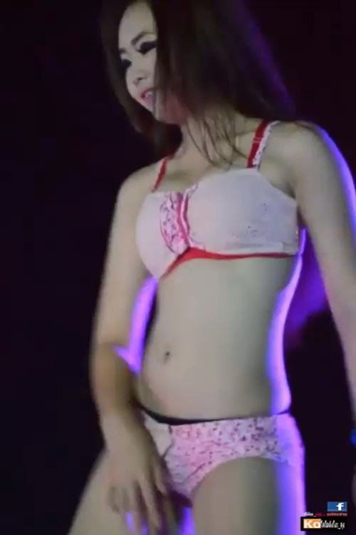 อกหัก_ ค่ะ ก้อต้องโสด สนุกซิ คืนนี้ ... จะได้ย่อกับของ_ ใหม่ใหม่