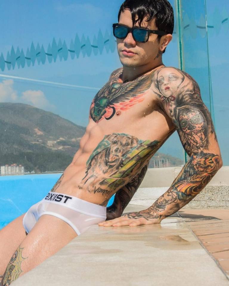 Hot guy in underwear 289