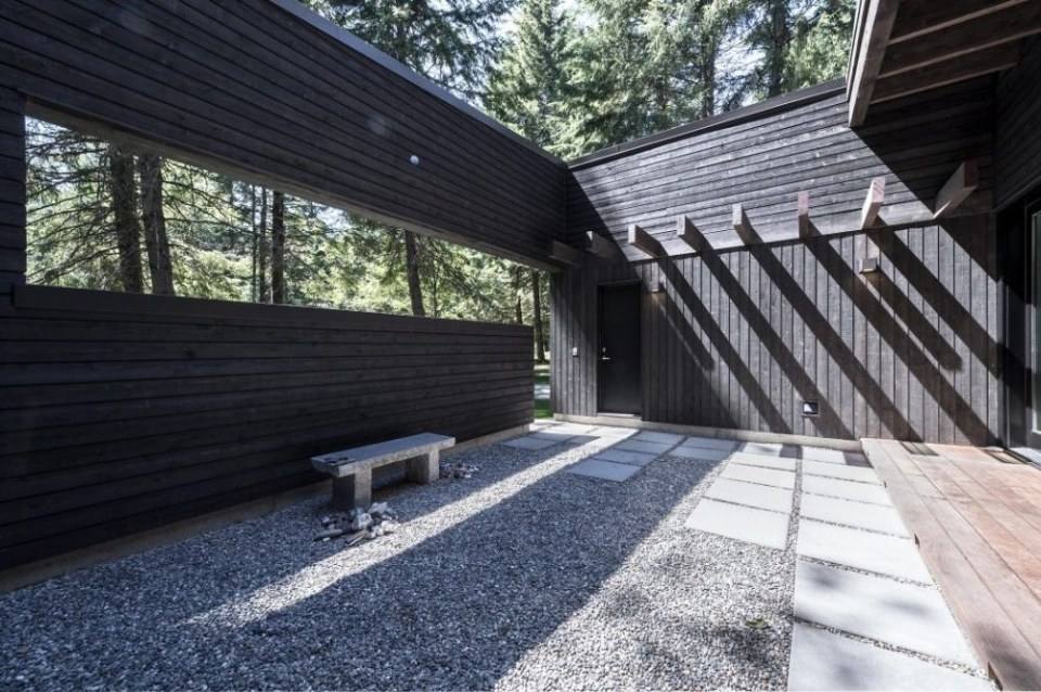Courtyard House by Robert Hutchison Architecture