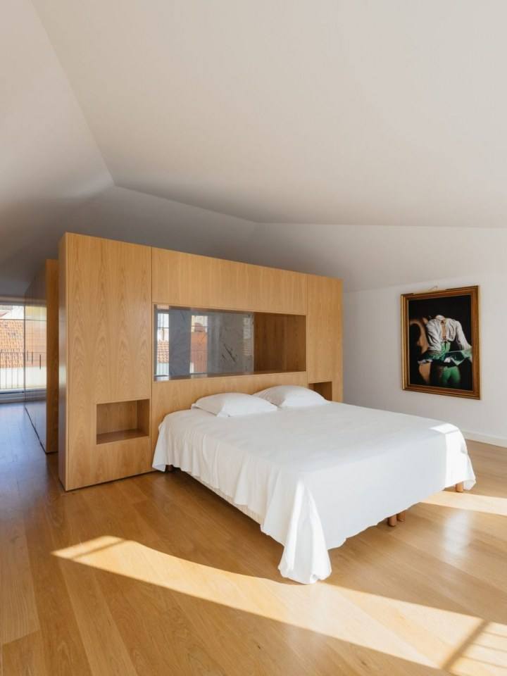 House in Lisbon by Aurora Arquitectos