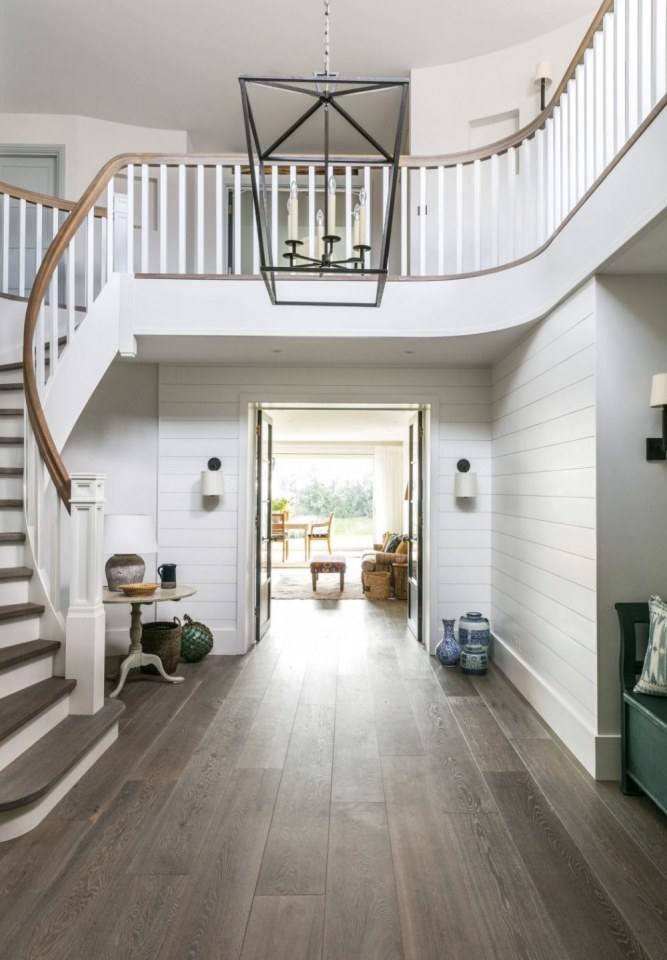 Modern Beach House by Lisette Voute Designs