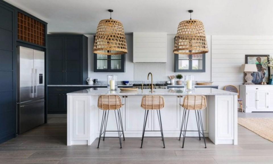 Modern Beach House by Lisette Voute Designs