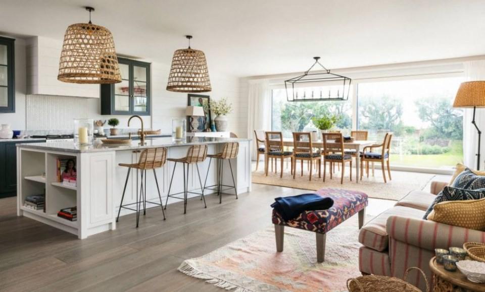 Modern Beach House by Lisette Voute Designs