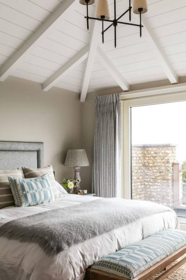 Modern Beach House by Lisette Voute Designs
