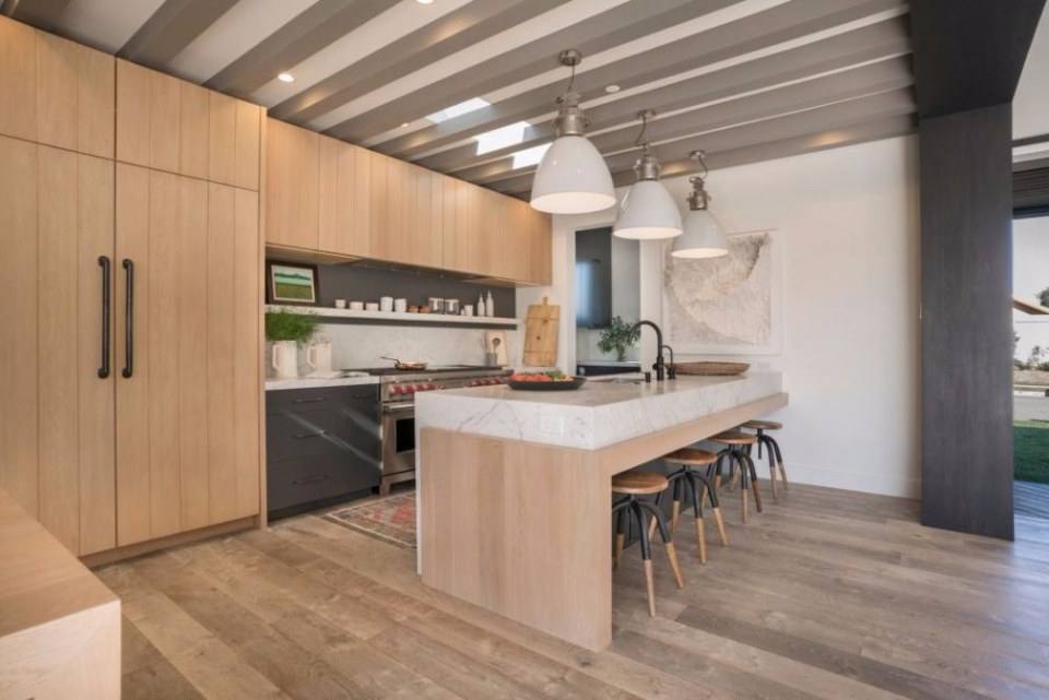 Residence in Newport Beach by KRS Development