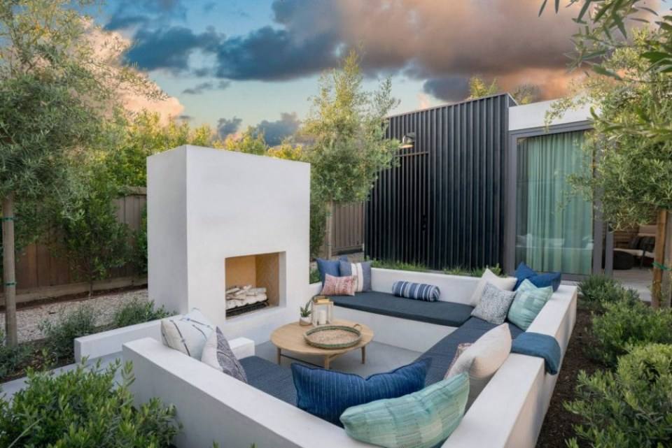 Residence in Newport Beach by KRS Development