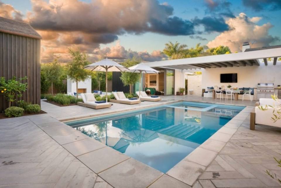 Residence in Newport Beach by KRS Development