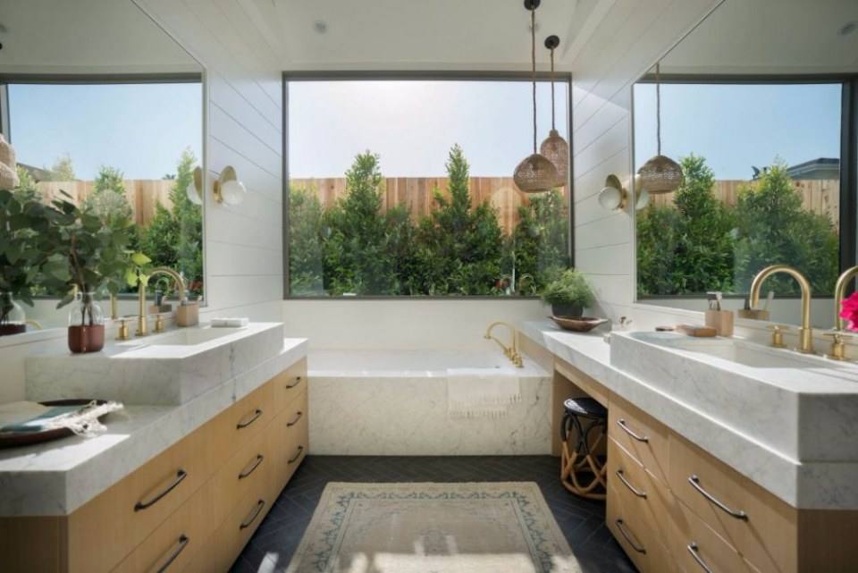 Residence in Newport Beach by KRS Development