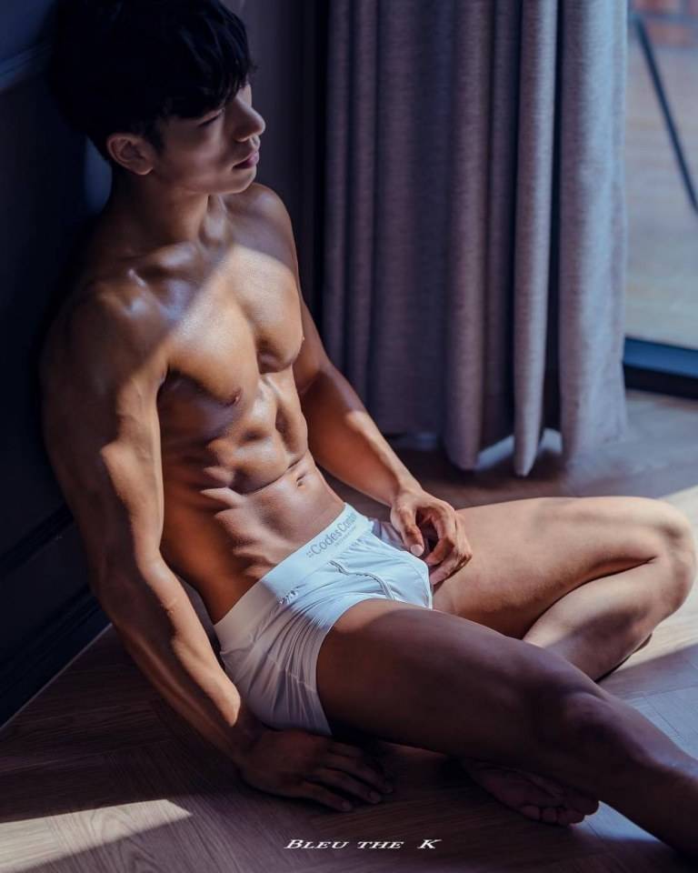 Hot guy in underwear 290