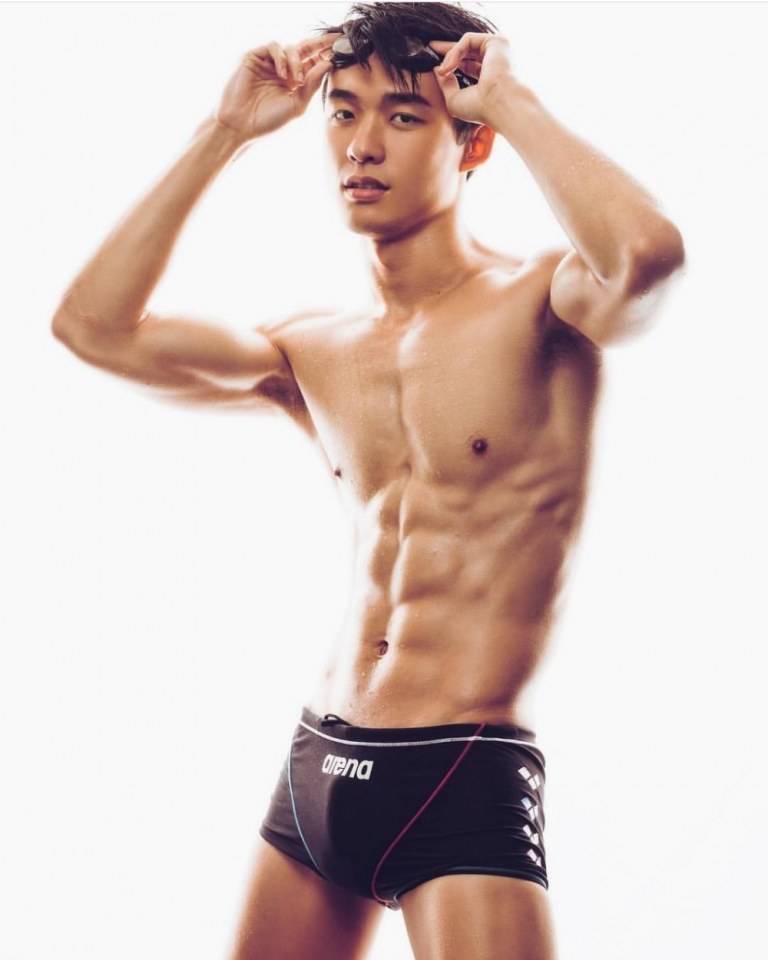 Hot guy in underwear 290