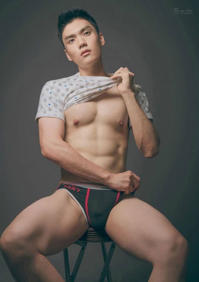 Hot guy in underwear 291