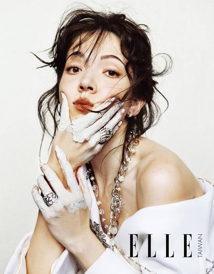 Ann Hsu @ ELLE Taiwan October 2017