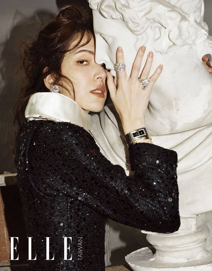 Ann Hsu @ ELLE Taiwan October 2017