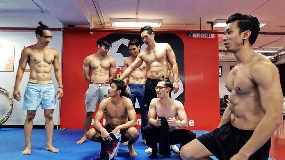 ที่รักคุณจะเอาเพื่อนมารุมฉันไม่ได้นะคะ ไม่นะคะ!! อย่าค่ะ พวกบ้า!! โอ้ย! 2,216