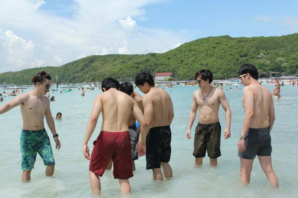 ที่รักคุณจะเอาเพื่อนมารุมฉันไม่ได้นะคะ ไม่นะคะ!! อย่าค่ะ พวกบ้า!! โอ้ย! 2,216