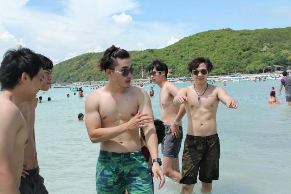 ที่รักคุณจะเอาเพื่อนมารุมฉันไม่ได้นะคะ ไม่นะคะ!! อย่าค่ะ พวกบ้า!! โอ้ย! 2,216