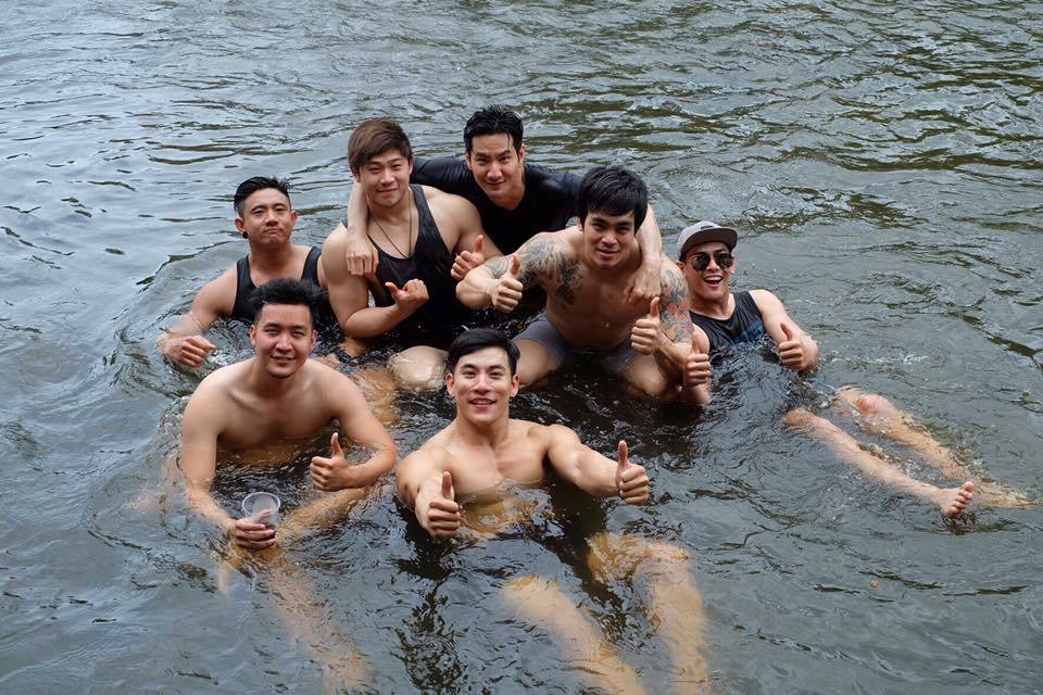 ที่รักคุณจะเอาเพื่อนมารุมฉันไม่ได้นะคะ ไม่นะคะ!! อย่าค่ะ พวกบ้า!! โอ้ย! 2,216