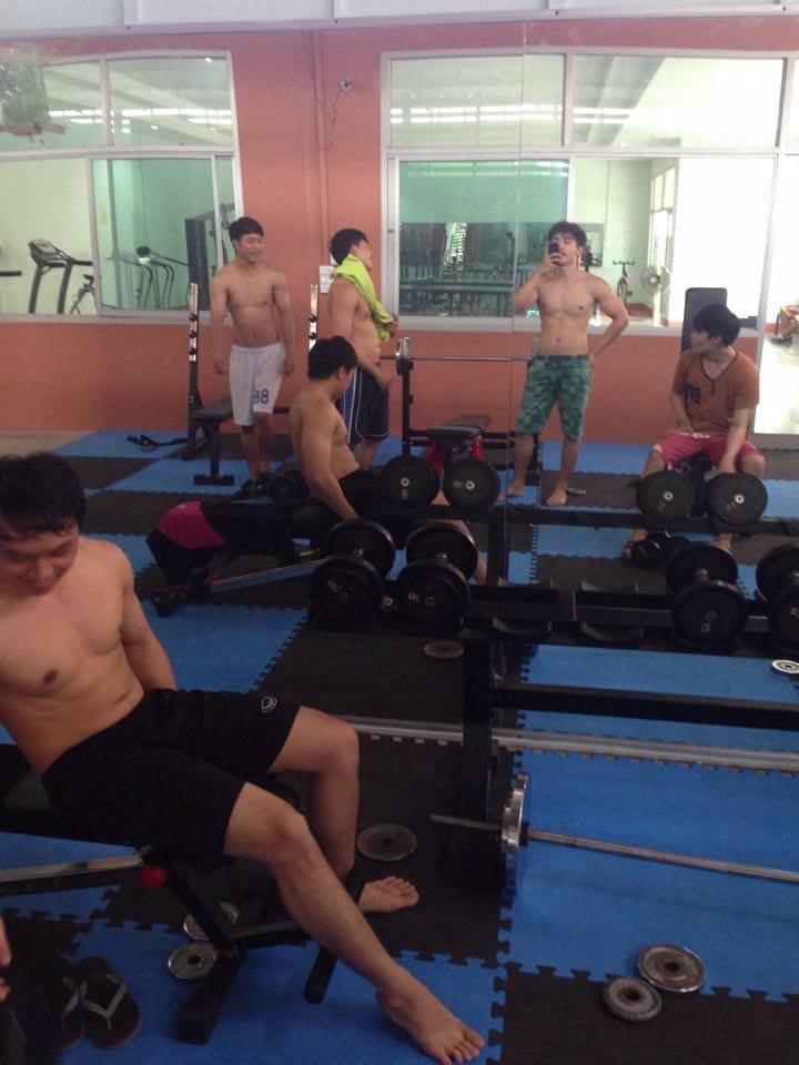 ที่รักคุณจะเอาเพื่อนมารุมฉันไม่ได้นะคะ ไม่นะคะ!! อย่าค่ะ พวกบ้า!! โอ้ย! 2,216