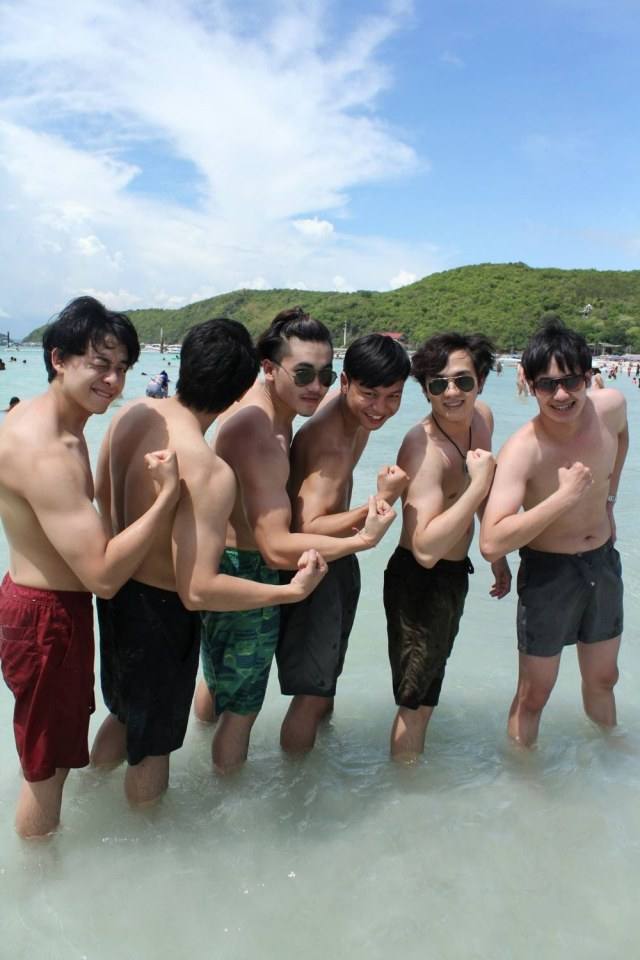 ที่รักคุณจะเอาเพื่อนมารุมฉันไม่ได้นะคะ ไม่นะคะ!! อย่าค่ะ พวกบ้า!! โอ้ย! 2,216