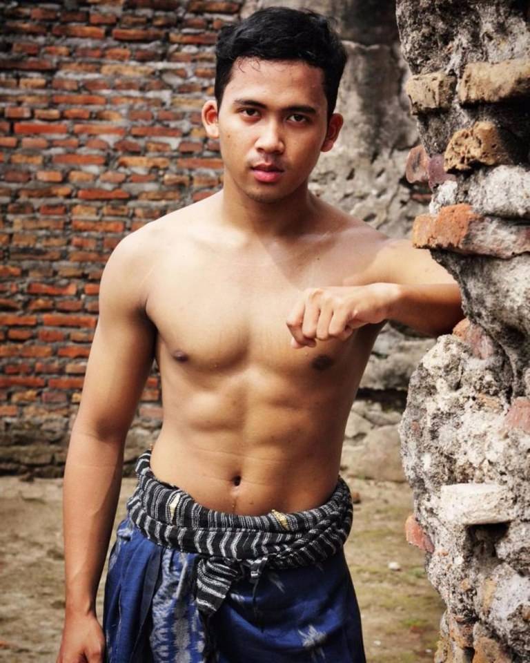 แซ่บหล่อแน่น